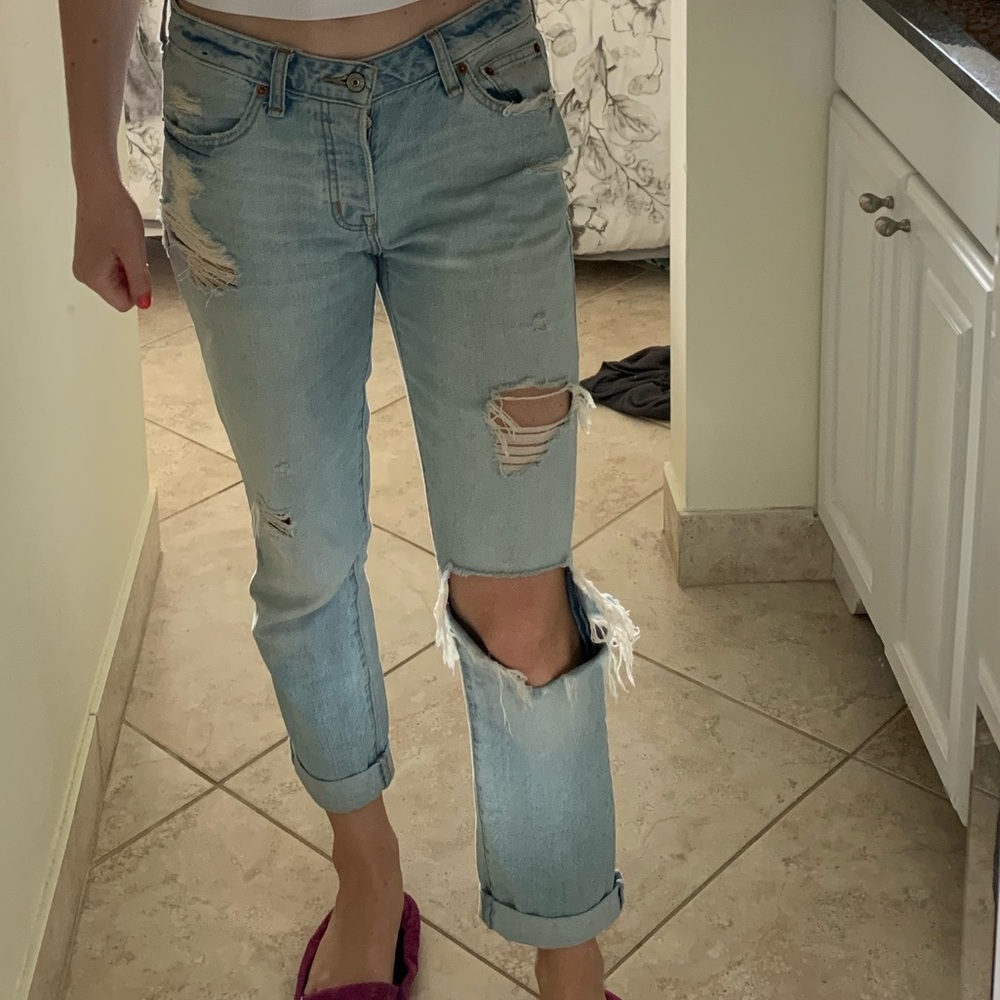 Abercrombie low rise slim boyfriend jeans
